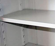 Somos especialistas en bandejas para armarios metalicos. Bandejas para armarios metalicos en Madrid y Toledo.